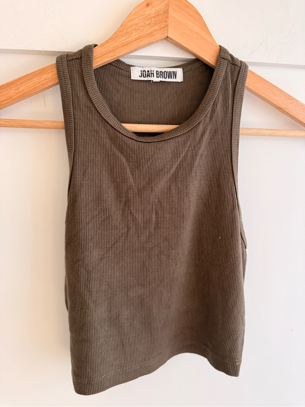 Joah Brown Women's Ribbed Crop Tank Top - Olive